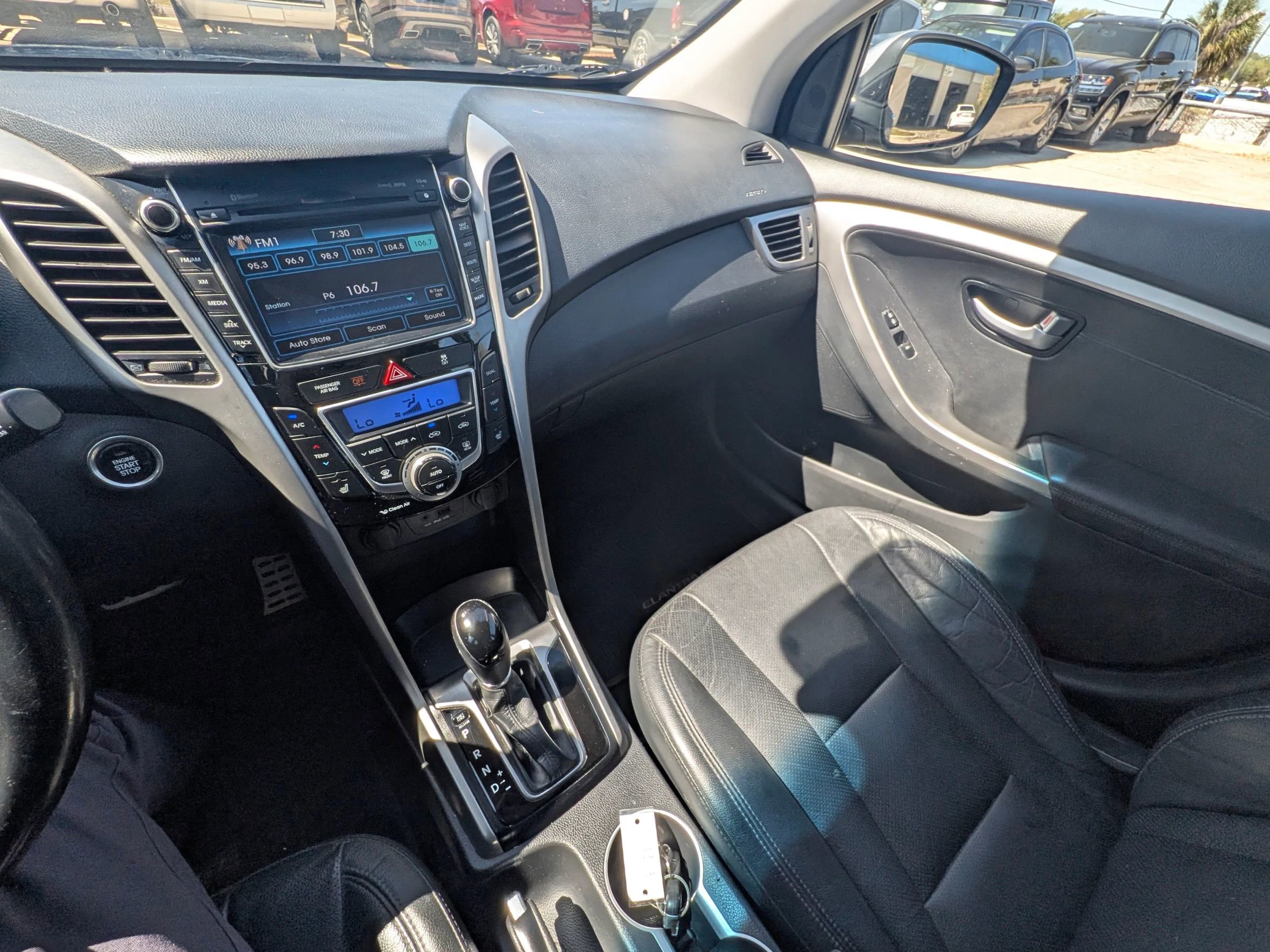 Used 2014 Hyundai Elantra GT w/ Option Group 03 image 17
