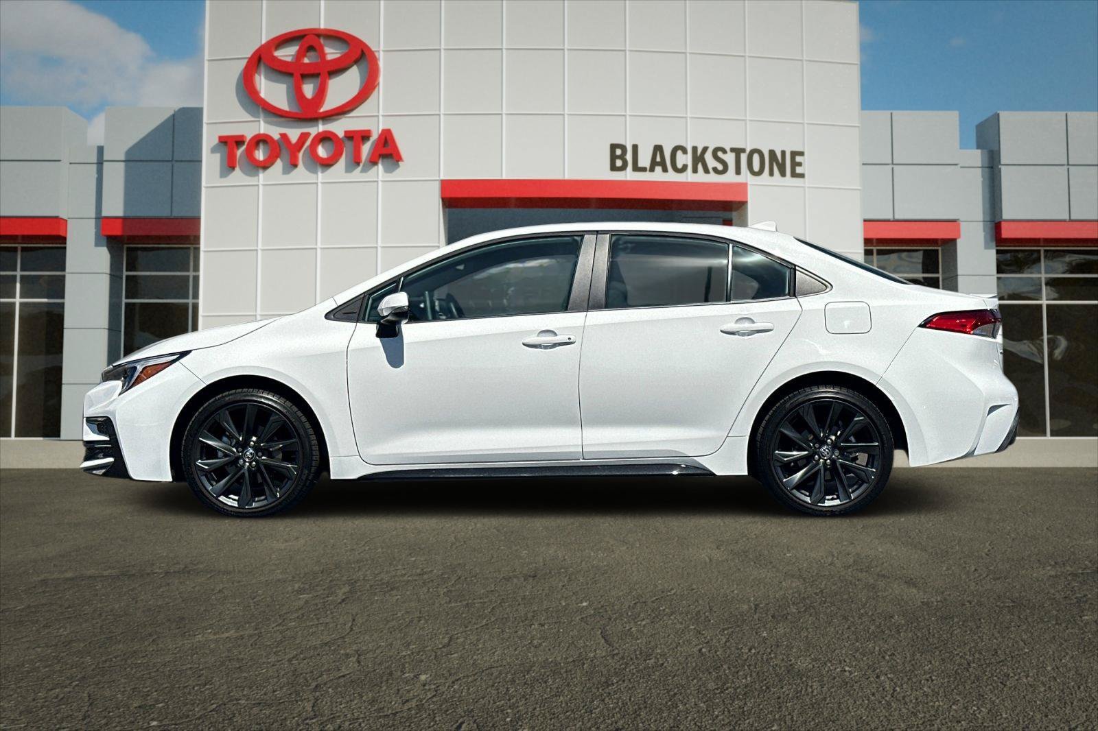 Certified 2026 Toyota Corolla SE w/ SE Package FWD image 6