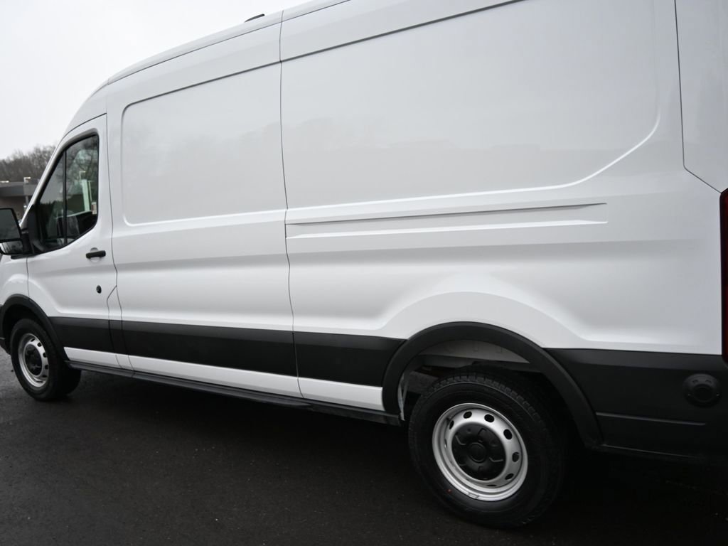 New 2026 Ford Transit 250 148 Medium Roof w/ Load Area Protection Package image 32