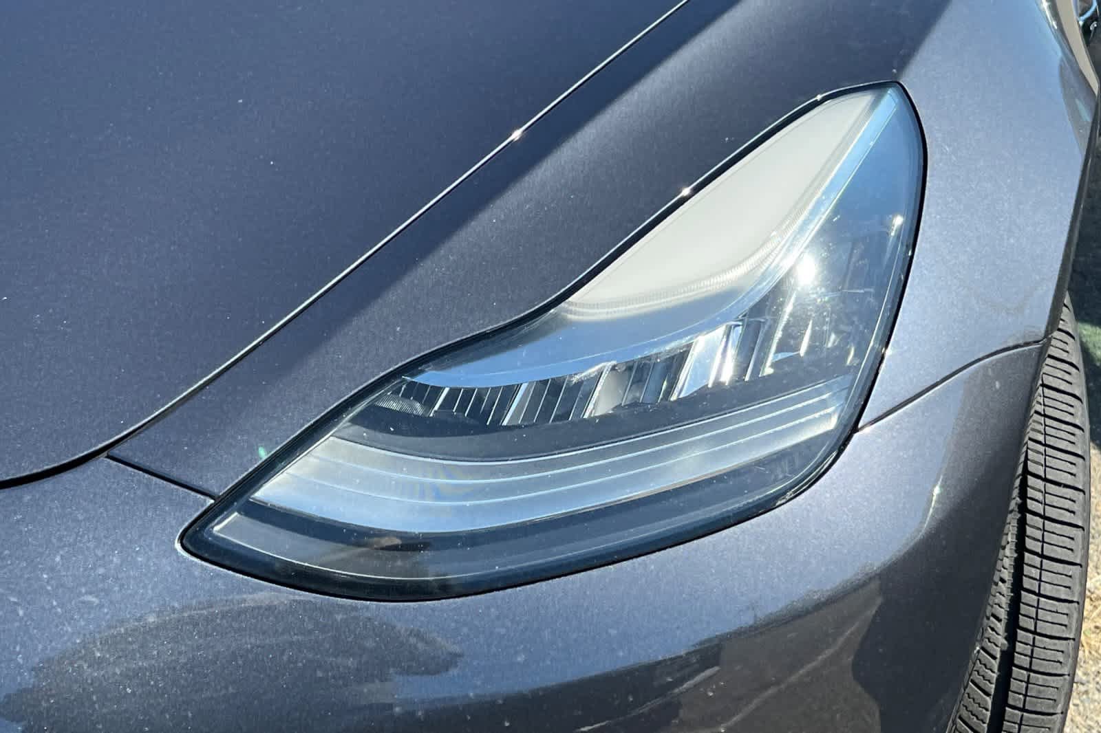 Used 2018 Tesla Model 3 Long Range RWD image 11