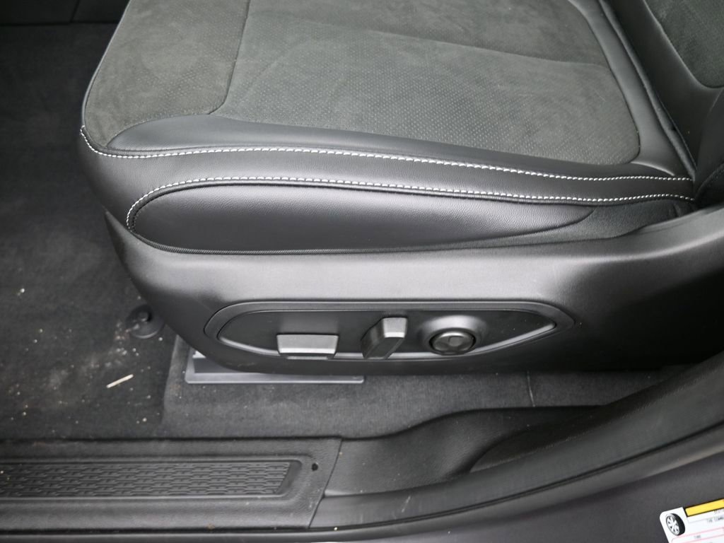 New 2025 Jeep Grand Cherokee Altitude image 16