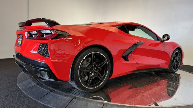 Used 2024 Chevrolet Corvette Stingray Premium Cpe w/ Z51 Performance Package RWD image 27