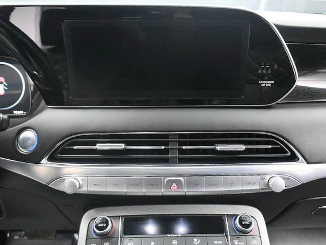 Used 2022 Hyundai Palisade Limited w/ Winter Package image 18
