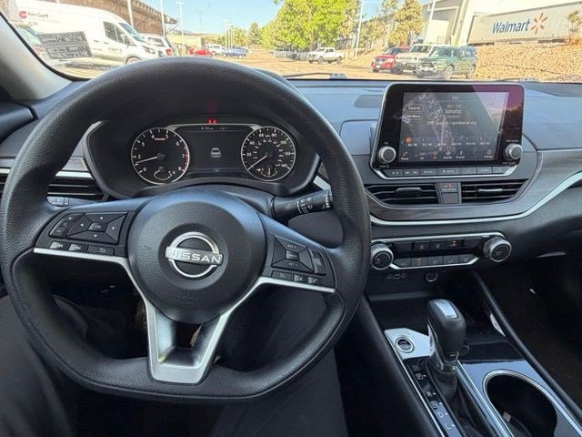 Used 2024 Nissan Altima 2.5 SV FWD image 19