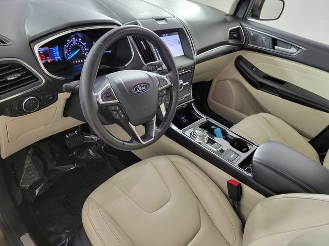 Used 2019 Ford Edge Titanium w/ Cold Weather Package AWD/4WD image 12