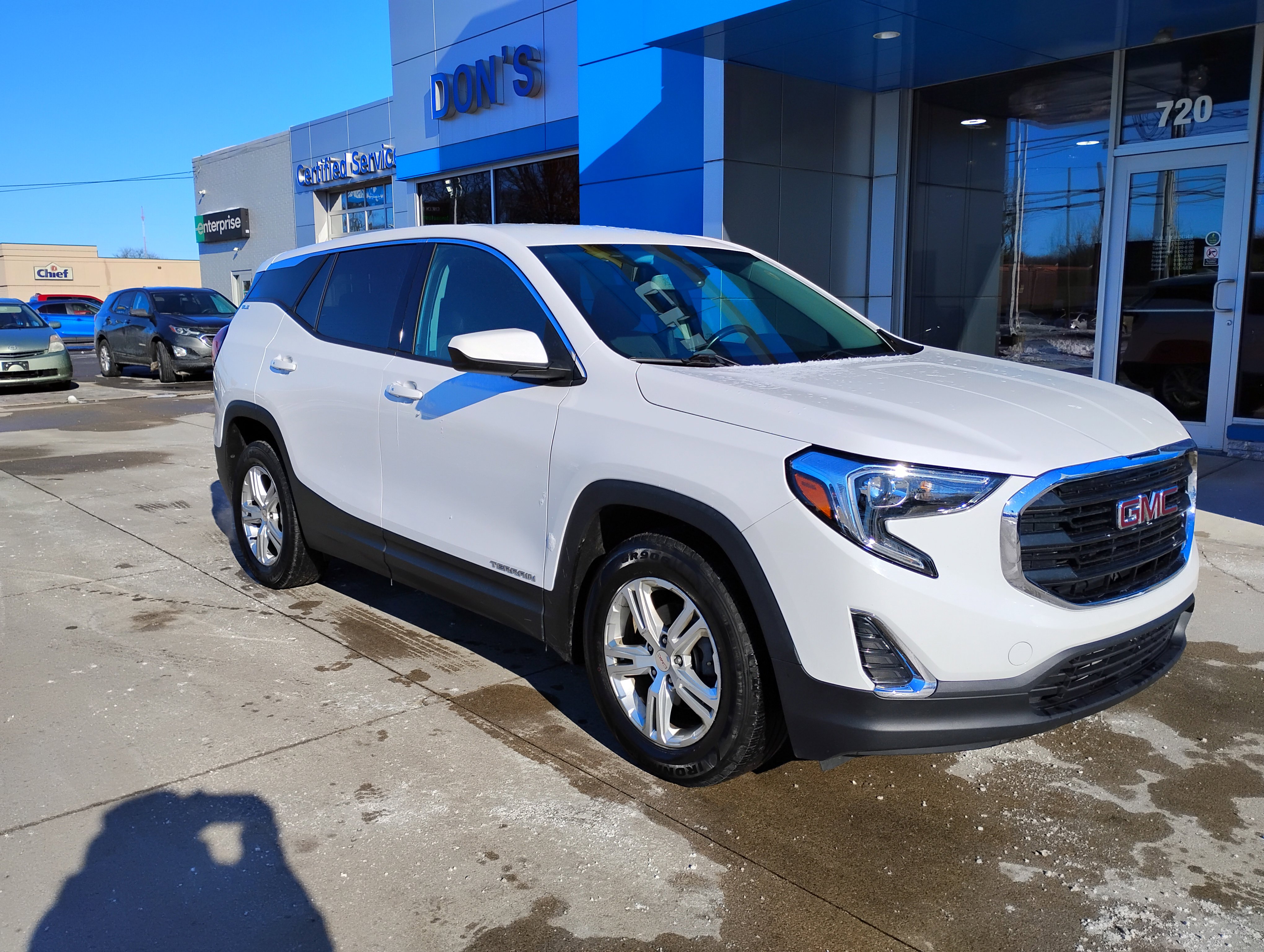 Used 2020 GMC Terrain SLE image 3