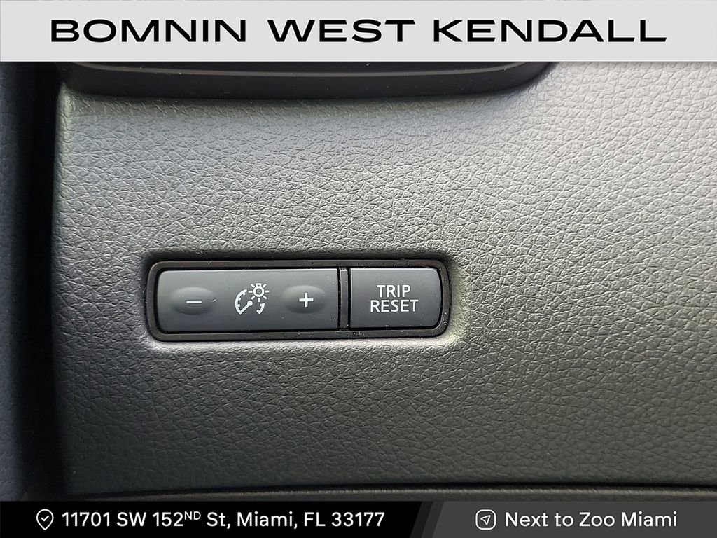 Used 2022 Nissan Rogue Sport SV image 26