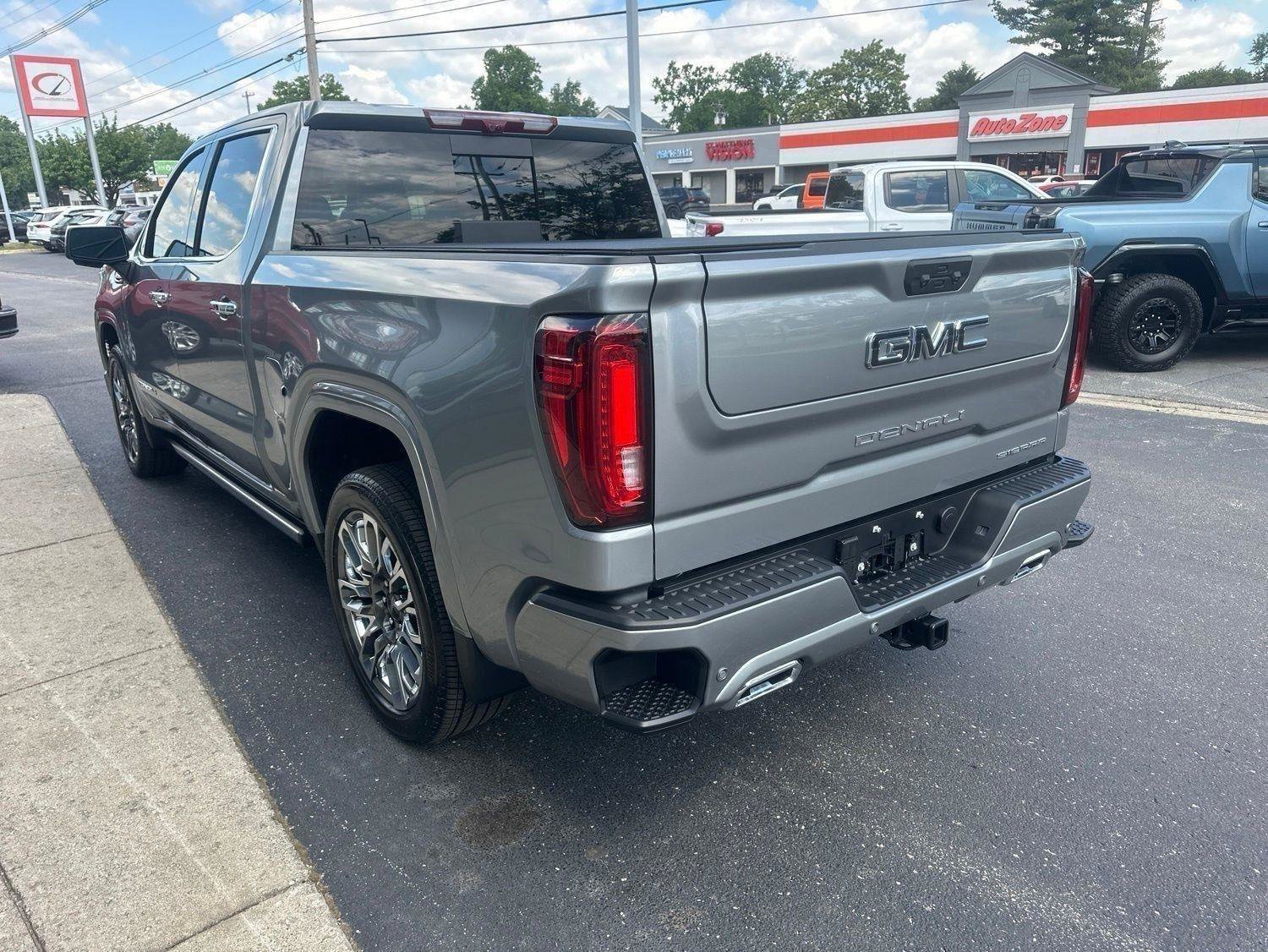 Used 2025 GMC Sierra 1500 Denali Ultimate AWD/4WD image 5