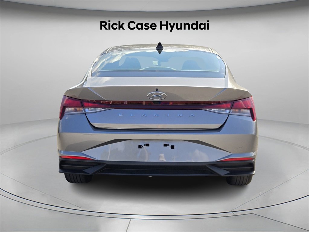 Certified 2023 Hyundai Elantra SEL w/ Convenience Package image 6