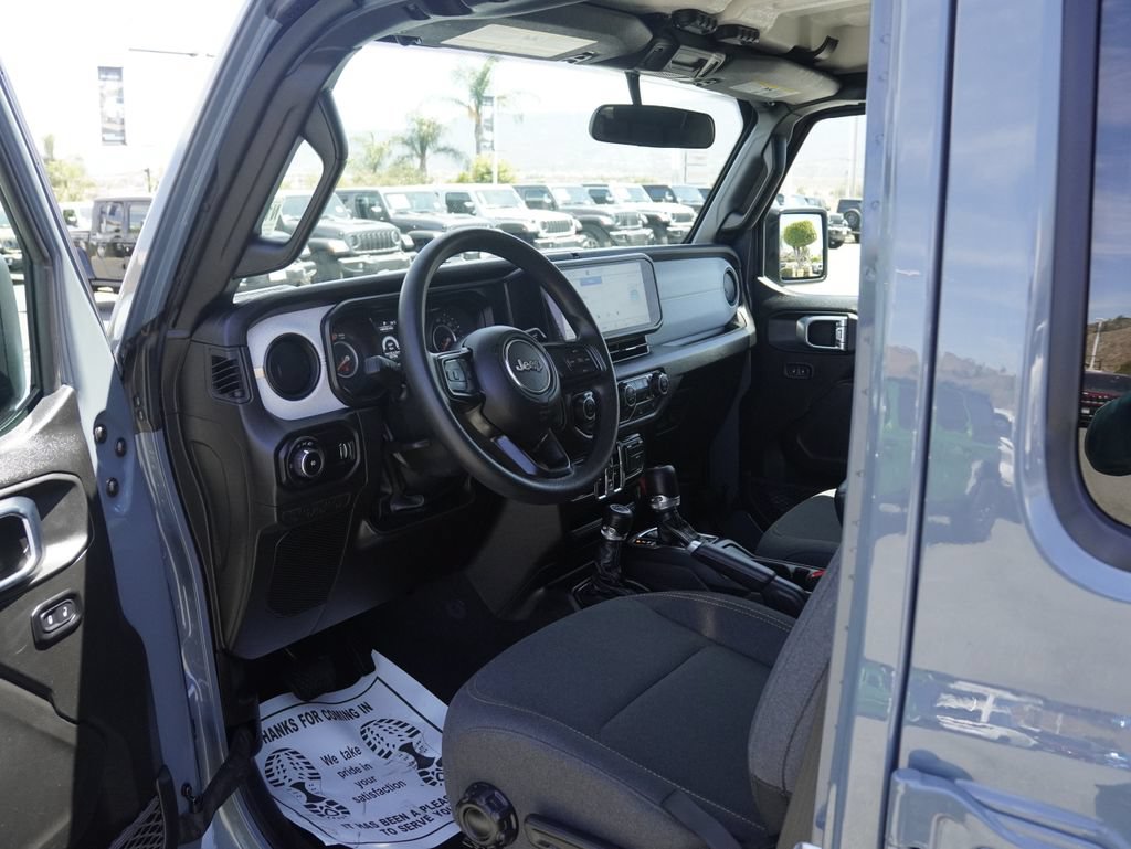 Used 2026 Jeep Wrangler Unlimited Sport AWD/4WD image 24