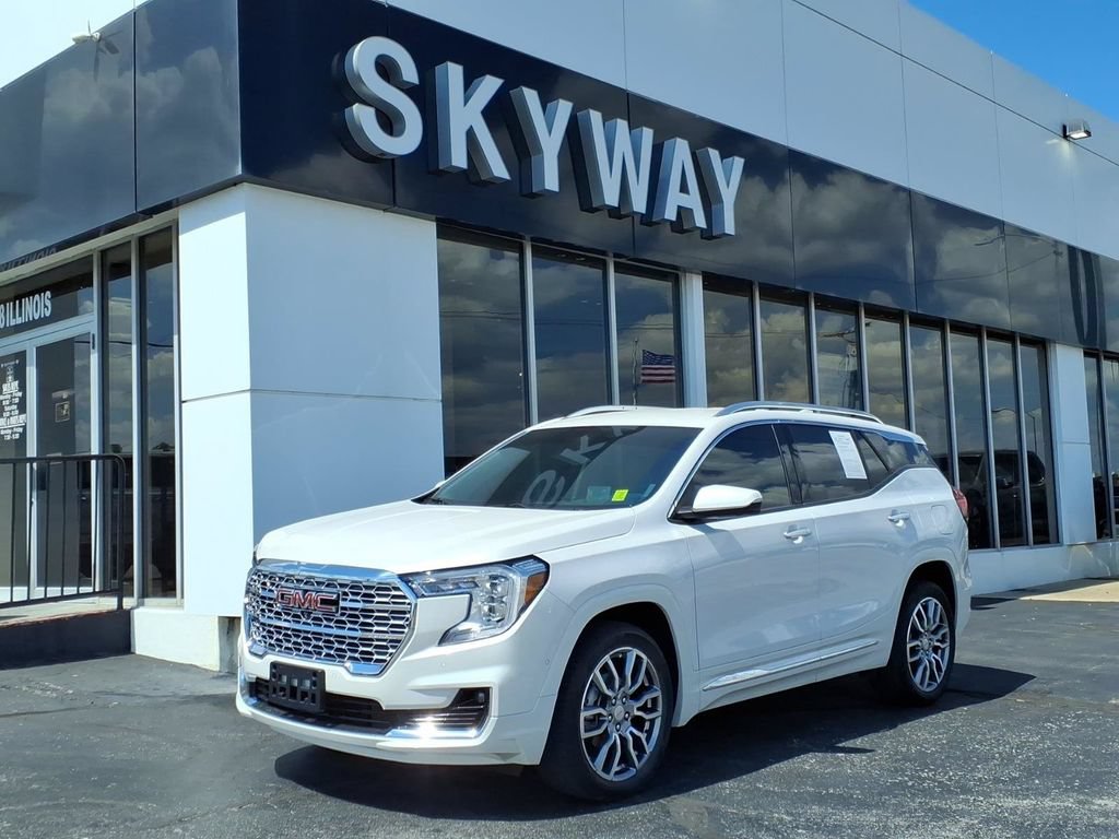 Used 2024 GMC Terrain Denali w/ Denali Premium Package