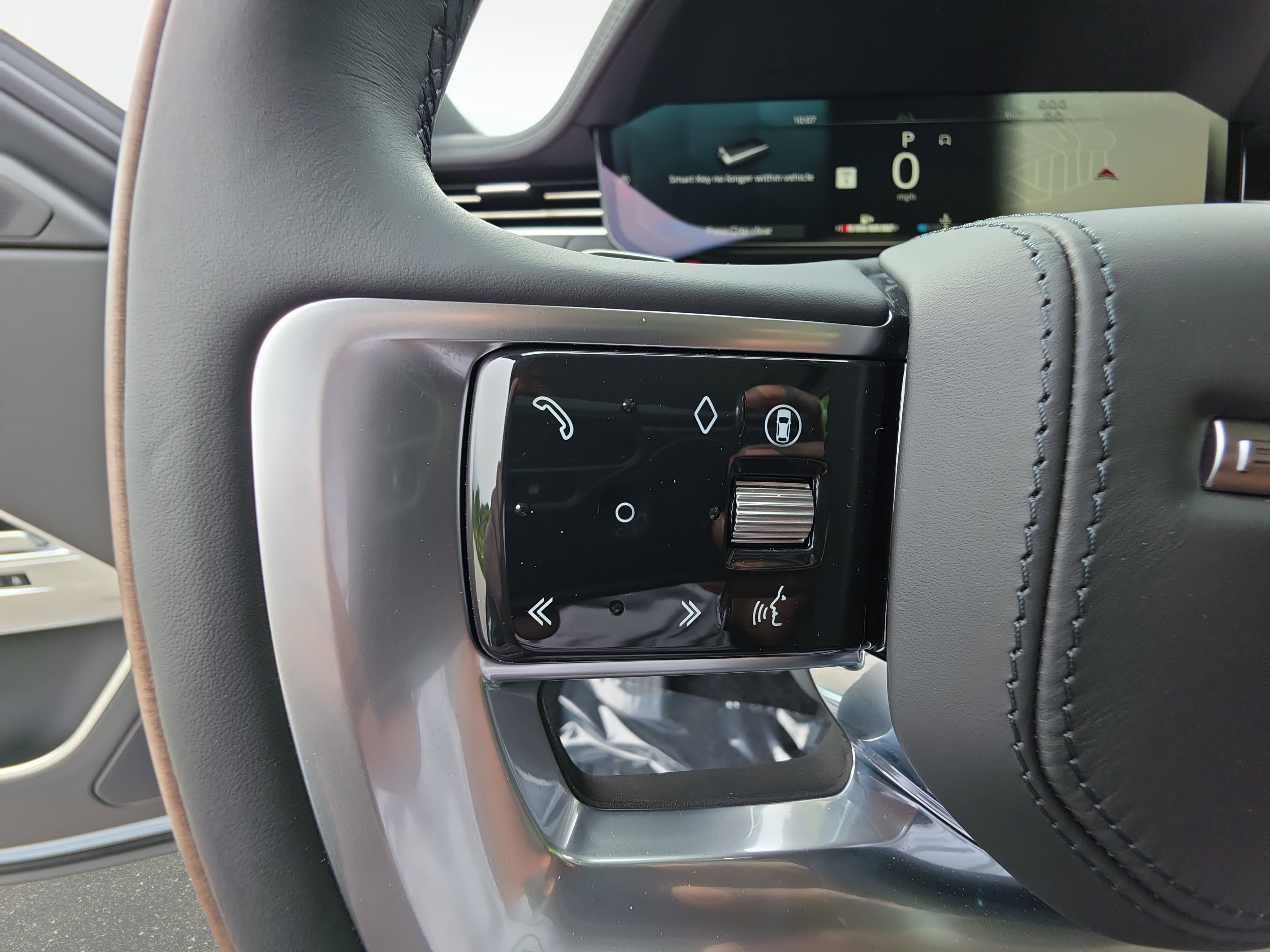 New 2026 Land Rover Range Rover Long Wheelbase SE AWD/4WD image 19