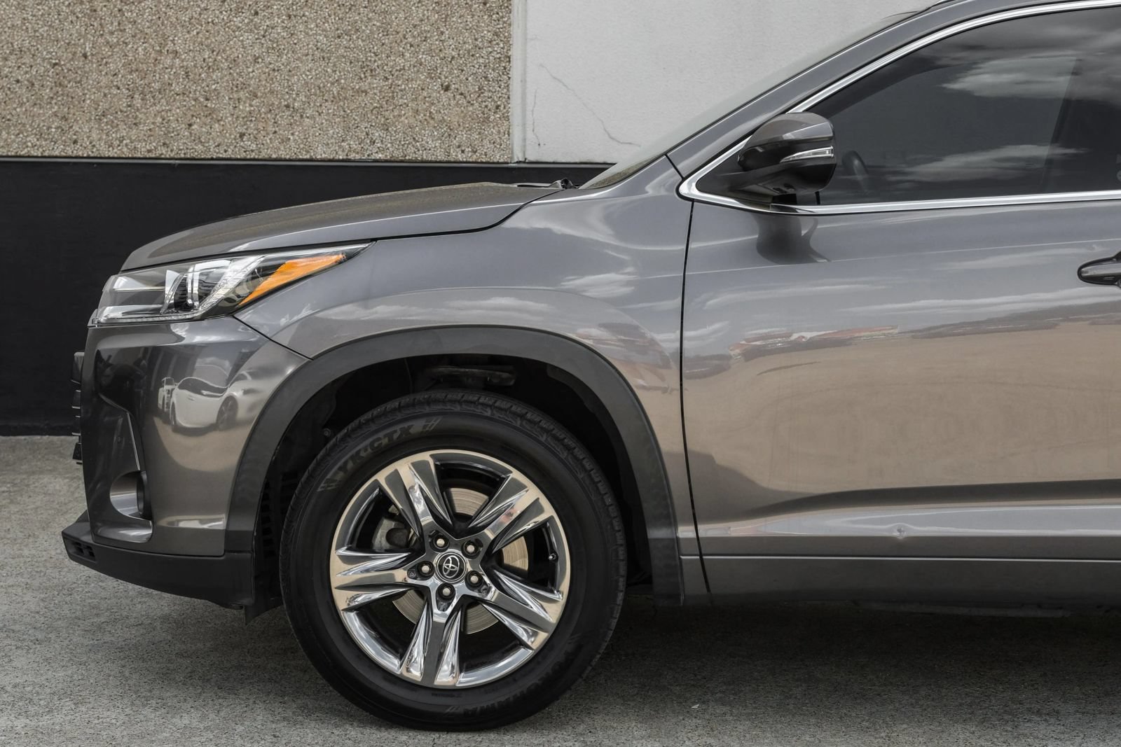 Used 2017 Toyota Highlander Limited Platinum FWD image 14