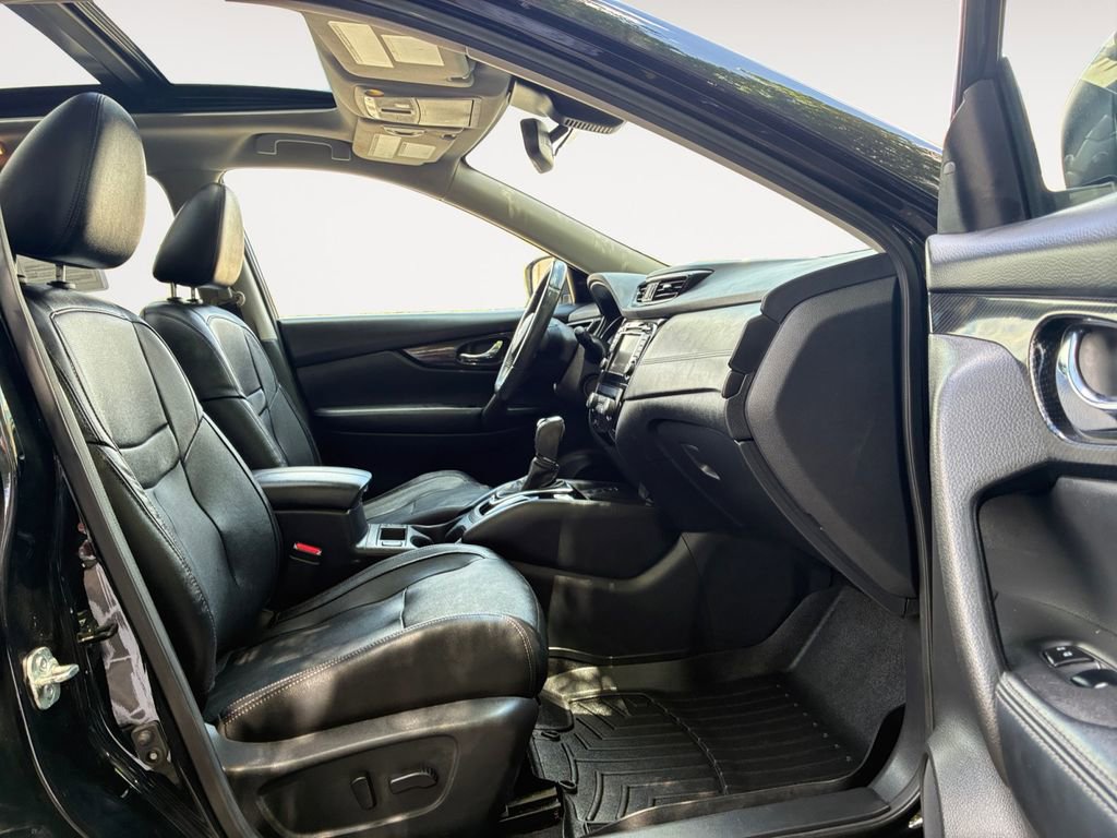 Used 2019 Nissan Rogue SL w/ Premium Package image 15