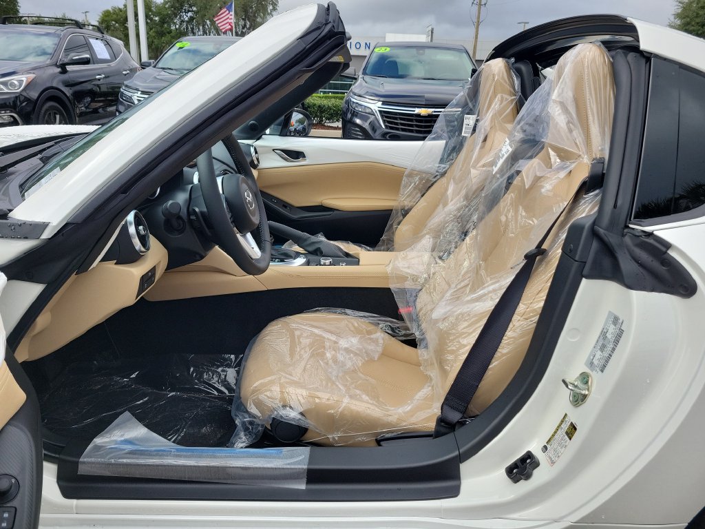 New 2026 MAZDA MX-5 Miata RF Grand Touring RWD image 2