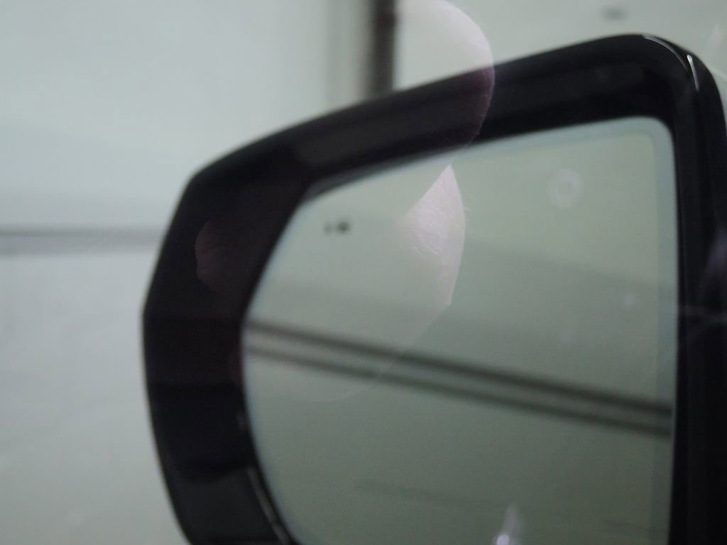 Used 2024 GMC Yukon AT4 w/ AT4 Premium Plus Package image 28