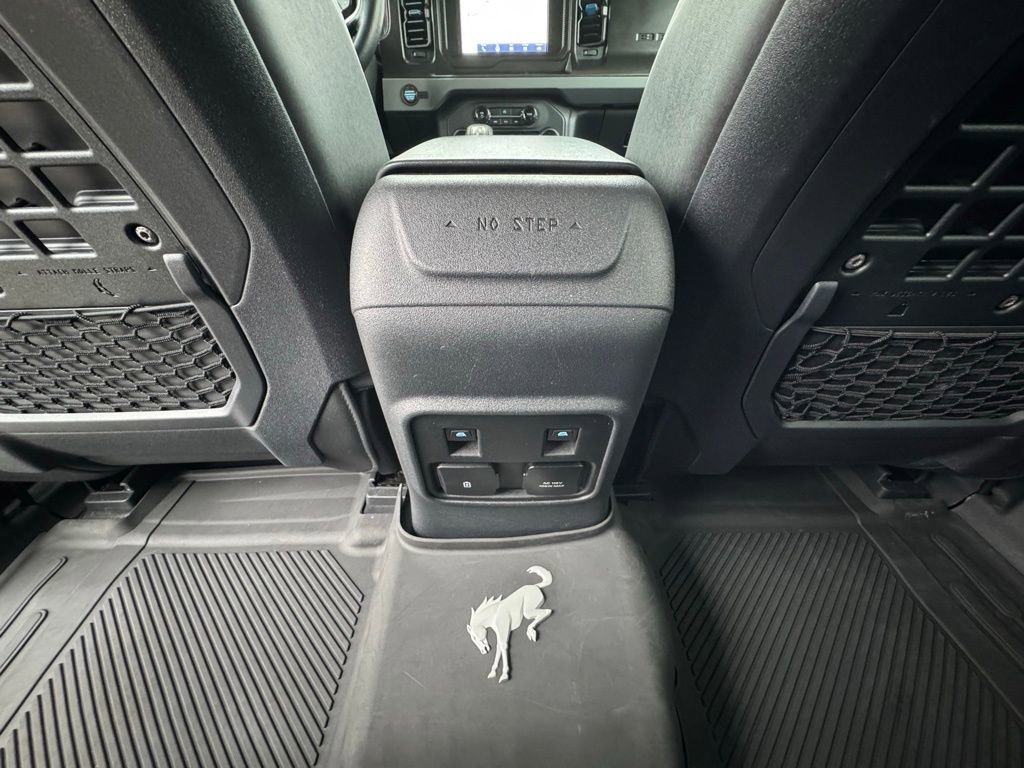 Used 2023 Ford Bronco Black Diamond w/ Sasquatch Package image 14