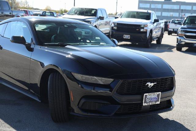 Certified 2025 Ford Mustang Coupe image 5
