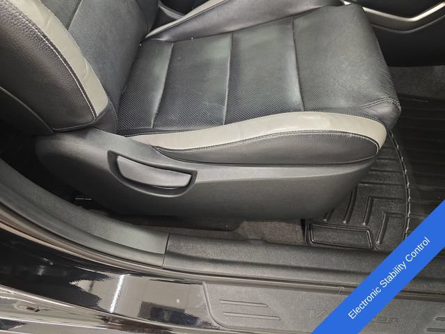 Used 2016 Hyundai Veloster Turbo w/ Option Group 04 FWD image 10