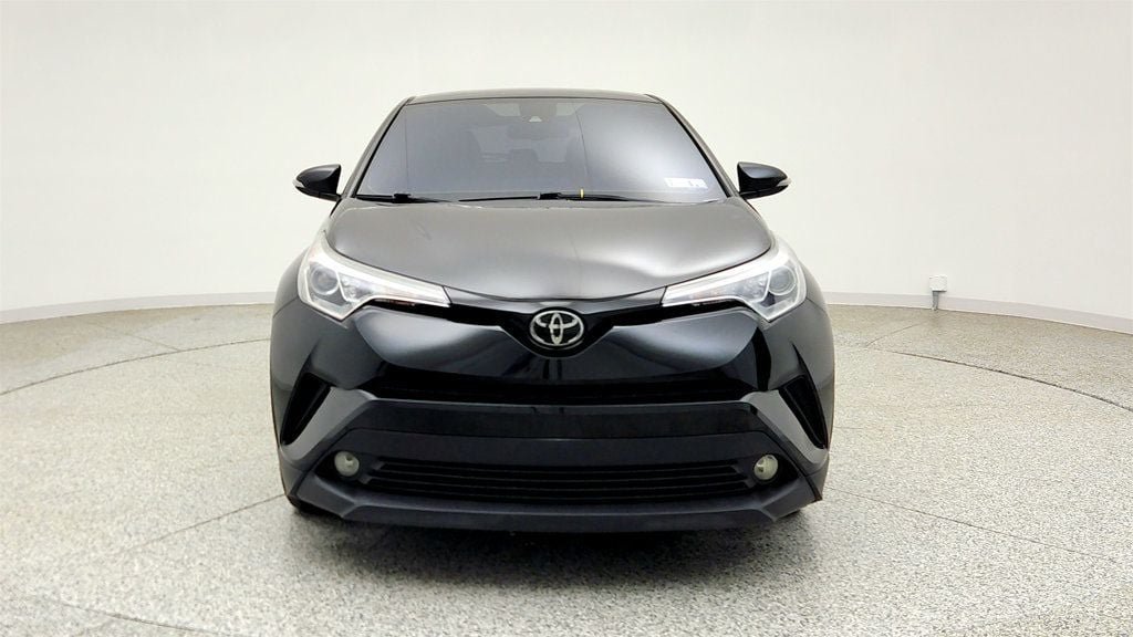 Used 2018 Toyota C-HR XLE FWD image 2