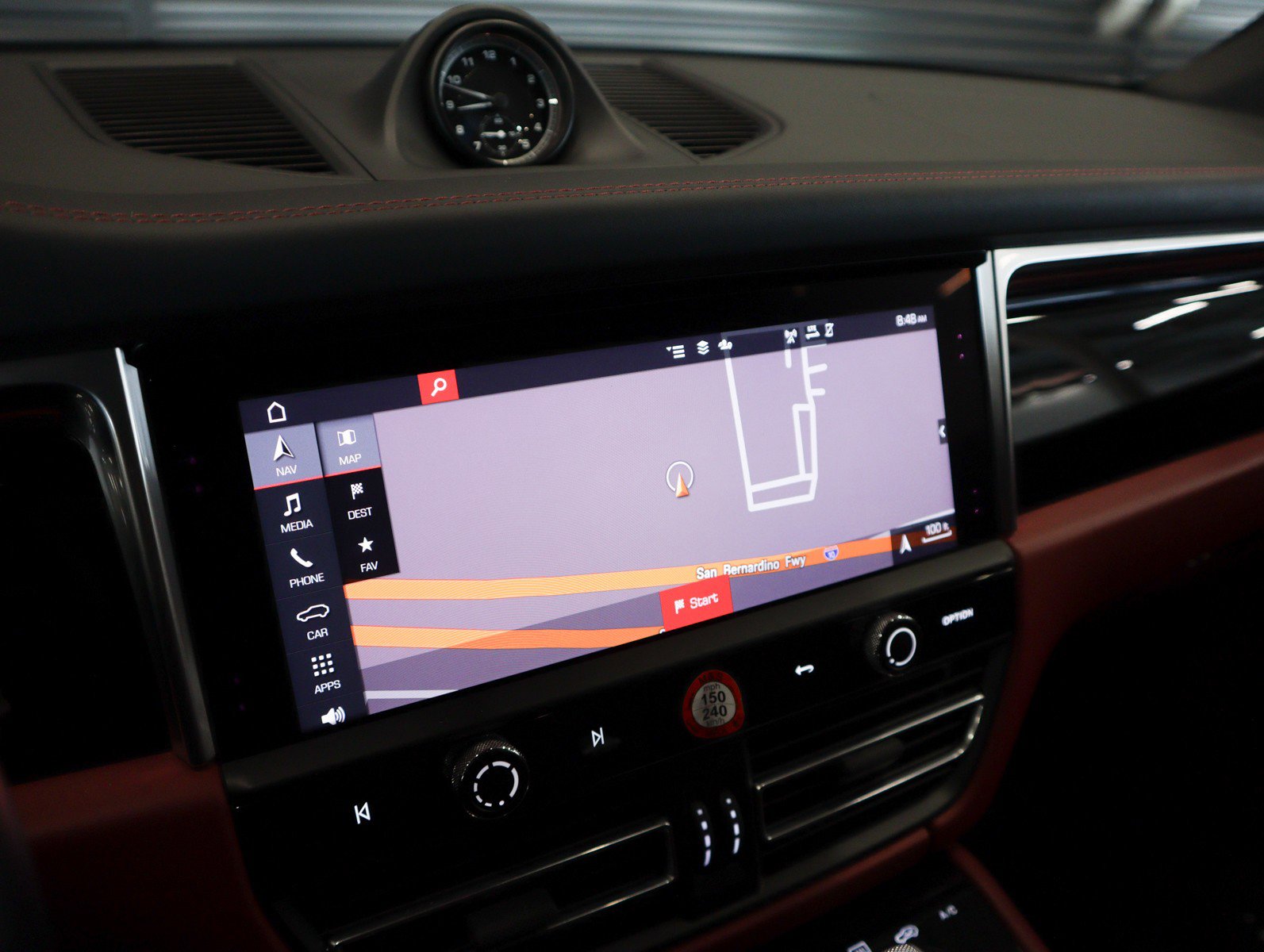 Certified 2022 Porsche Macan AWD/4WD image 20