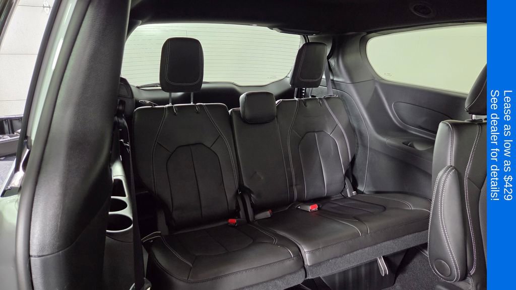 New 2025 Chrysler Pacifica Select w/ Fav Edition Package FWD image 37