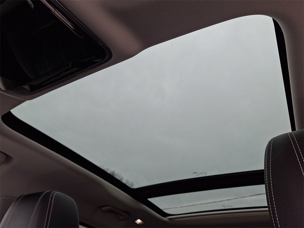 Used 2018 Land Rover Range Rover Velar S image 15