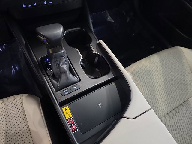 Certified 2025 Lexus ES 300h w/ Premium Package image 25