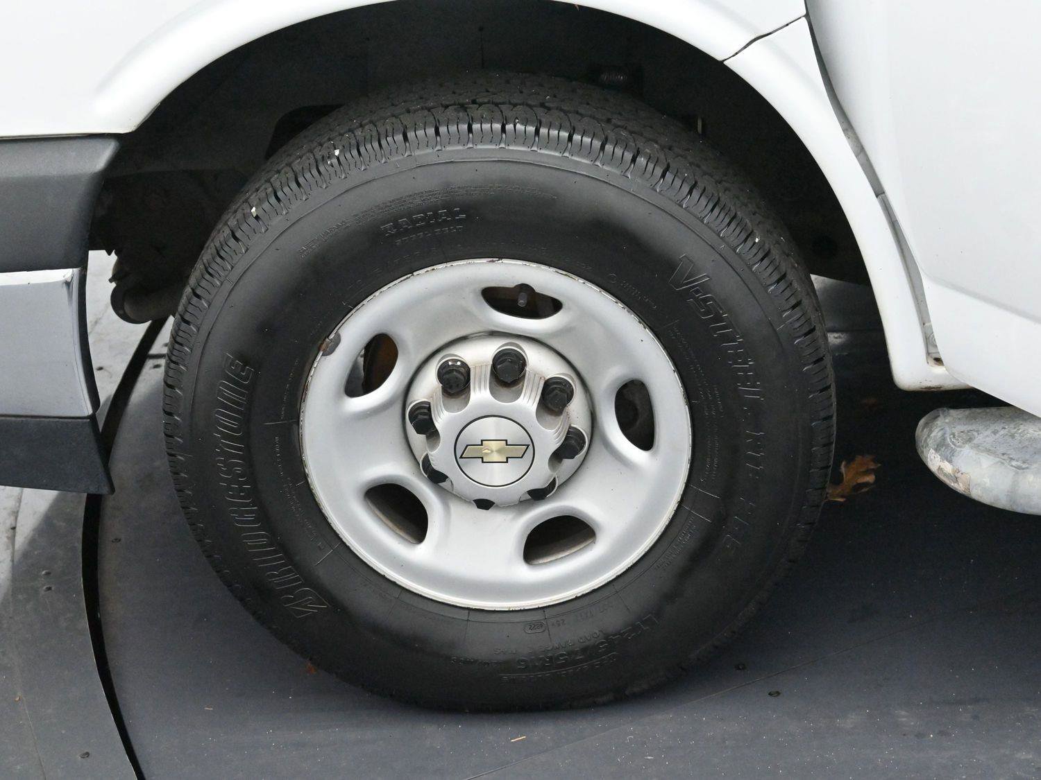 Used 2022 Chevrolet Express 2500 w/ Driver Convenience Package image 26