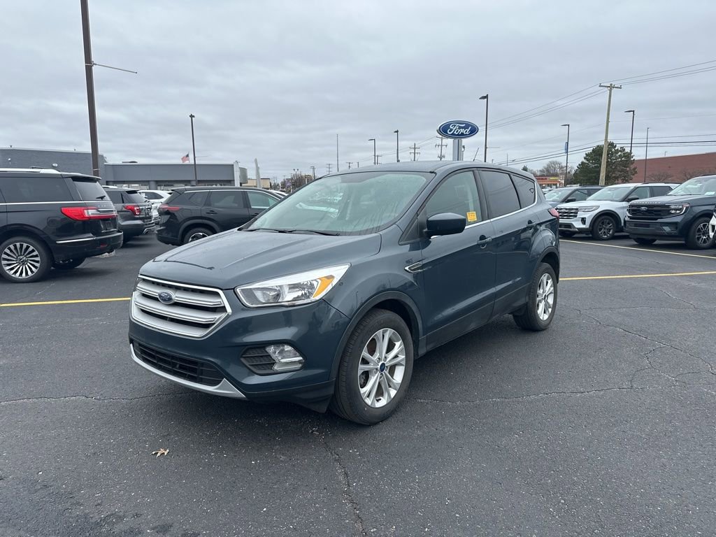 Used 2019 Ford Escape SE image 1