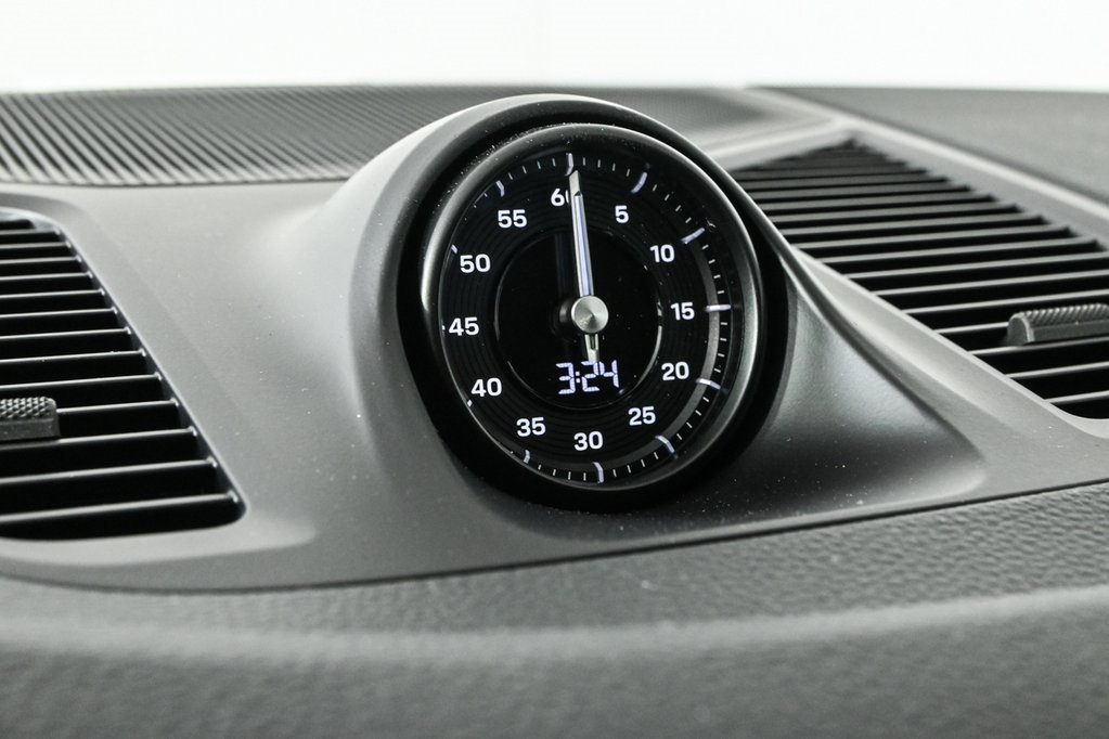 Certified 2025 Porsche Cayenne Coupe image 14