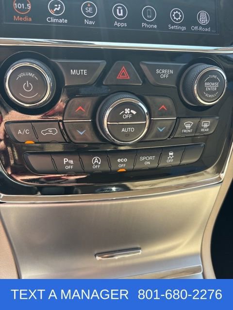 Used 2020 Jeep Grand Cherokee Laredo w/ 18" Wheel & 8.4" Radio Group AWD/4WD image 18