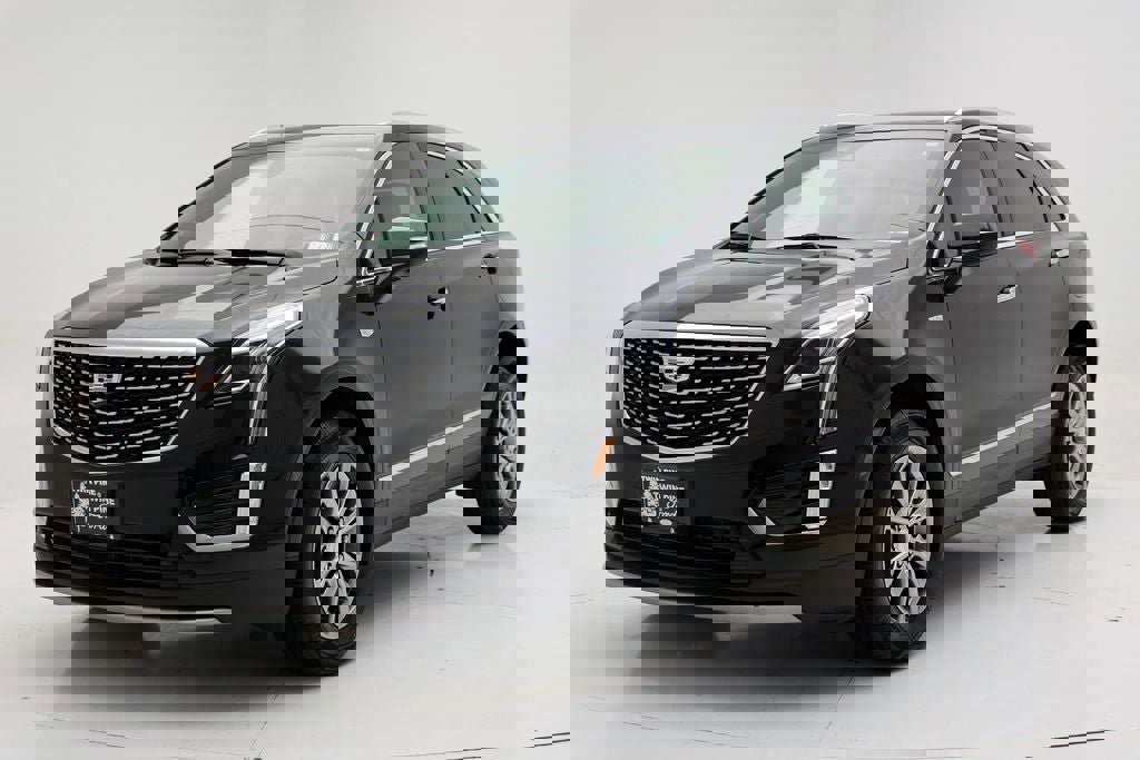 Used 2022 Cadillac XT5 Premium Luxury AWD/4WD image 2
