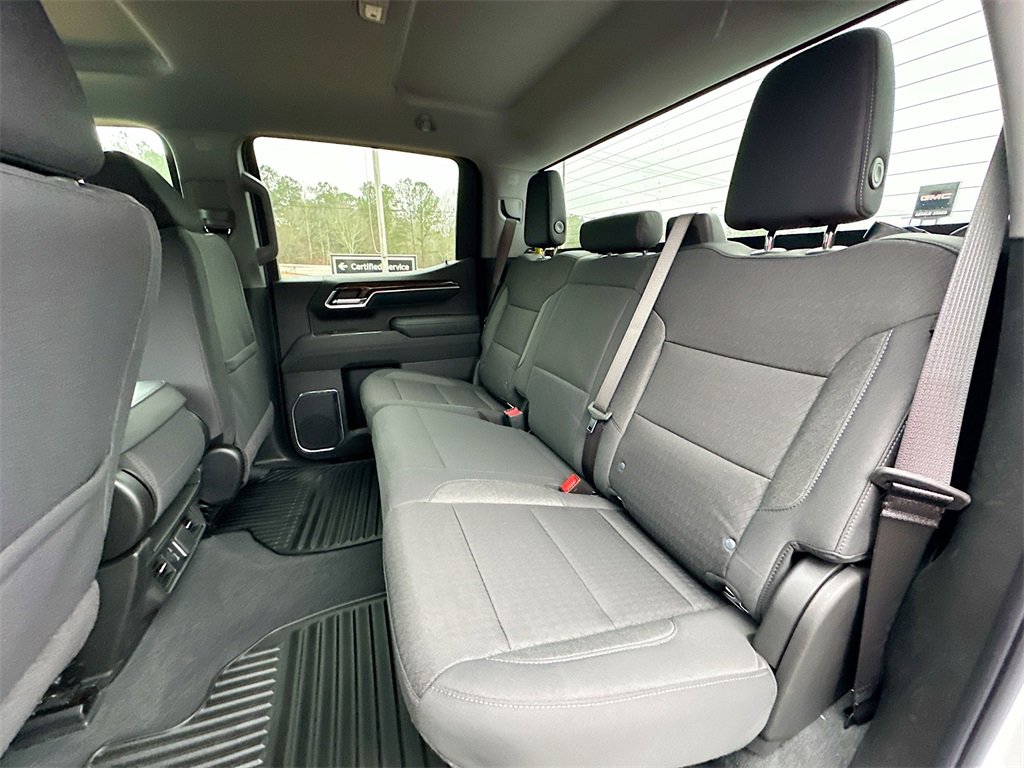 New 2026 GMC Sierra 1500 SLE image 4