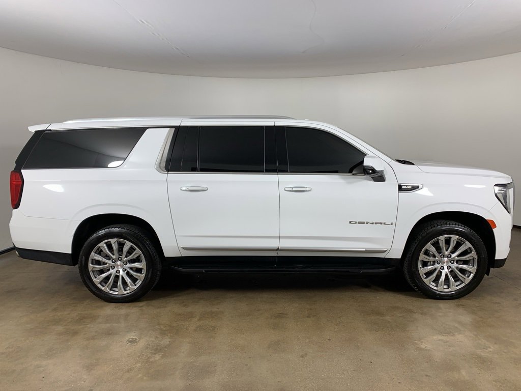 Used 2022 GMC Yukon XL Denali image 5