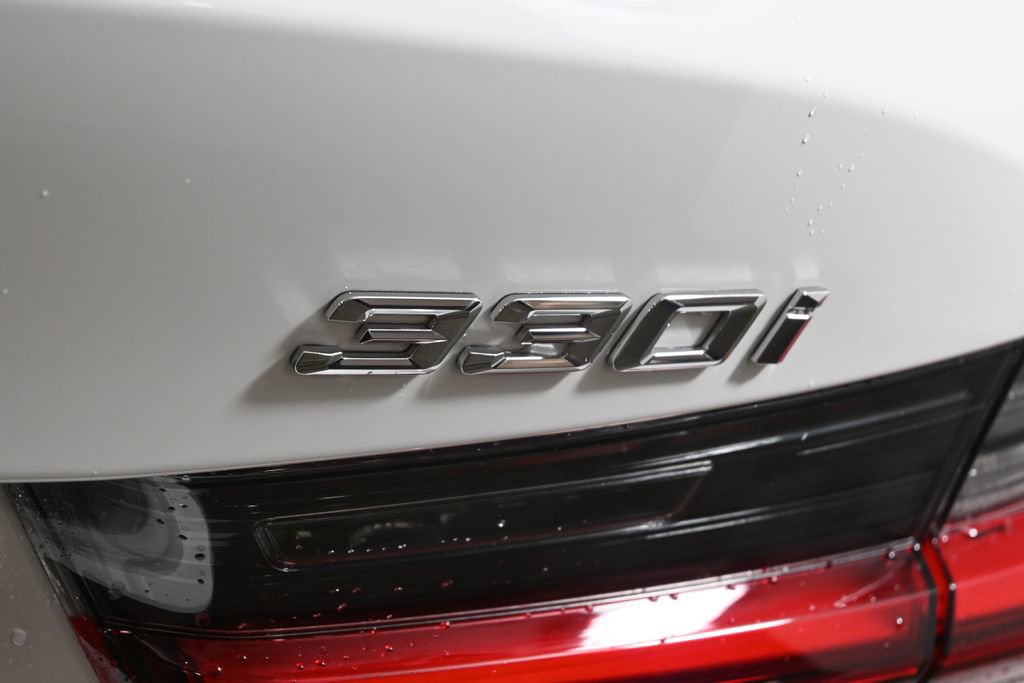 Used 2026 BMW 330i xDrive Sedan w/ Premium Package image 37