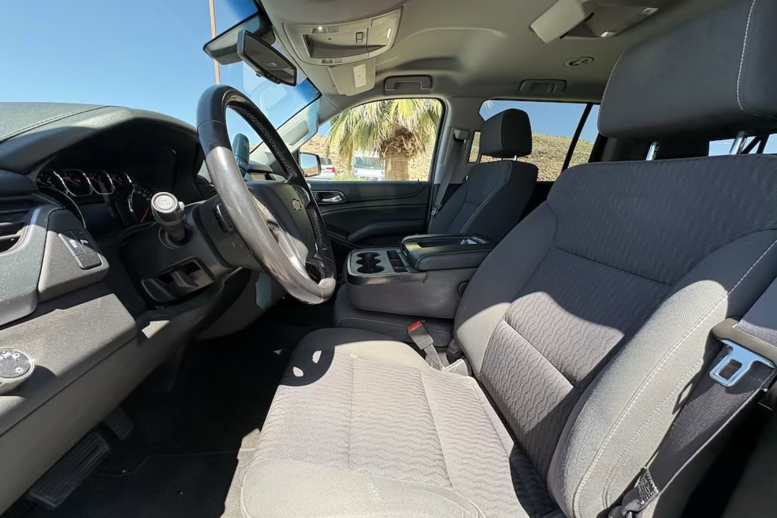 Used 2017 Chevrolet Suburban LS RWD image 9