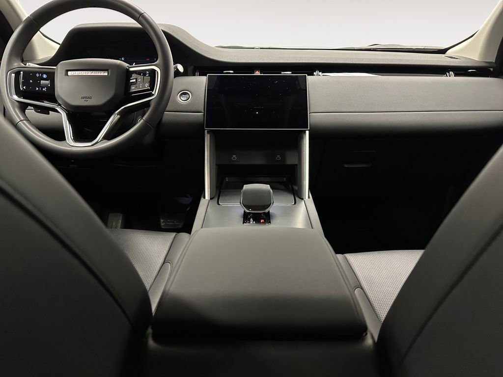 Used 2025 Land Rover Discovery Sport S image 10