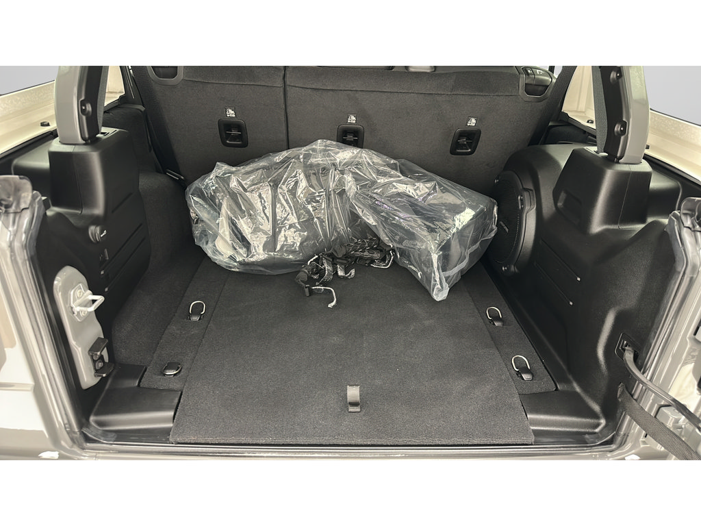 Used 2022 Jeep Wrangler Unlimited Rubicon w/ Cold Weather Group AWD/4WD image 25