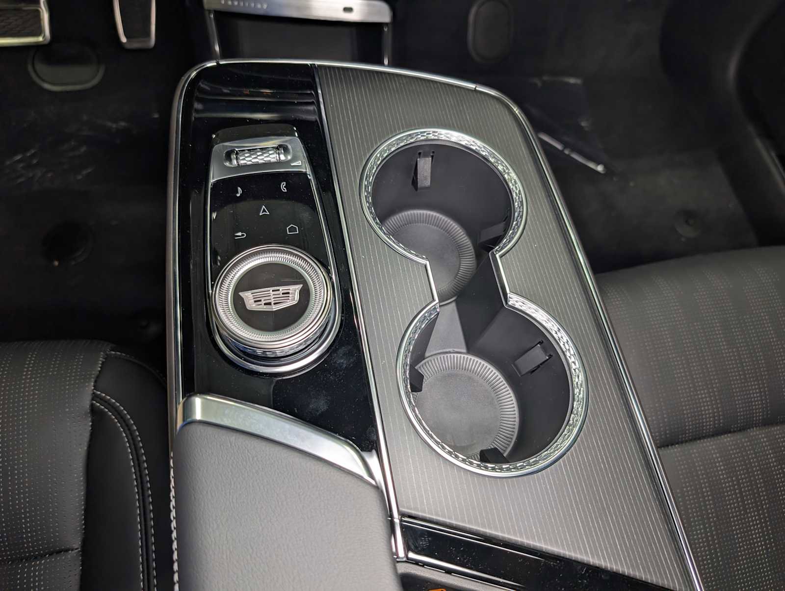 New 2026 Cadillac Lyriq V image 28