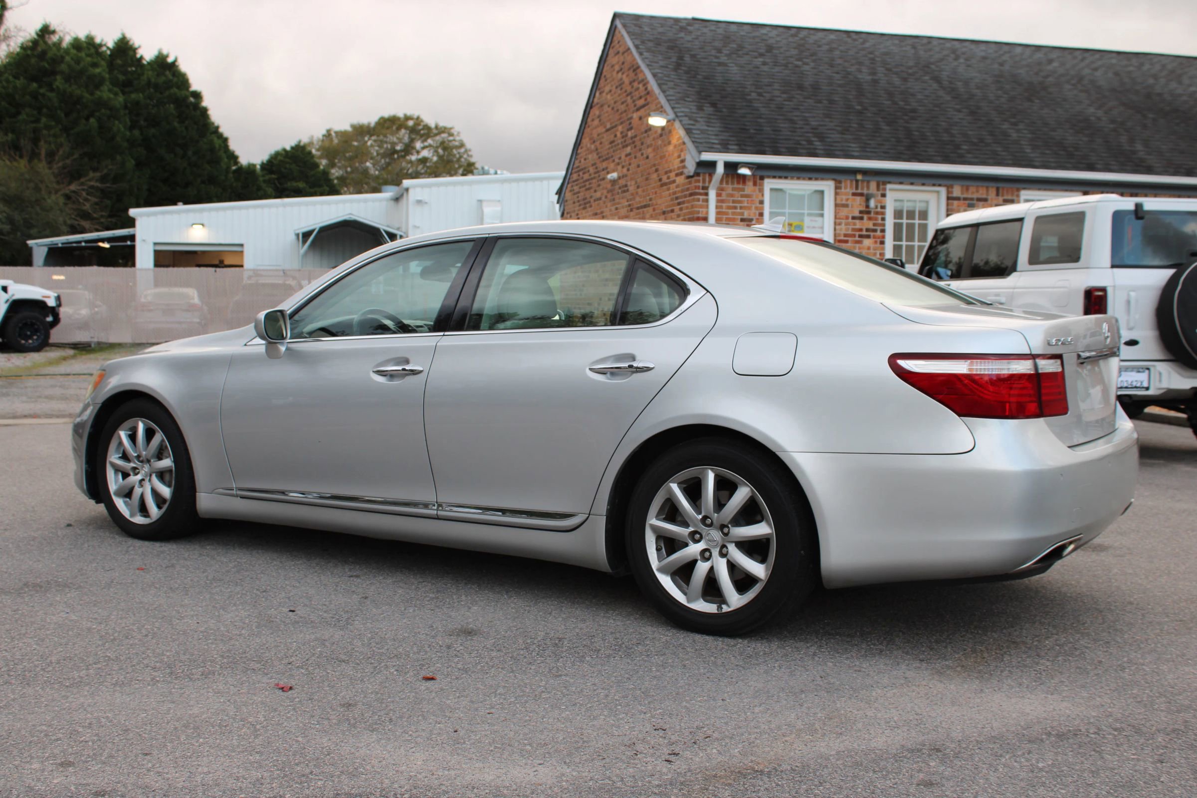 Used 2008 Lexus LS 460 image 4