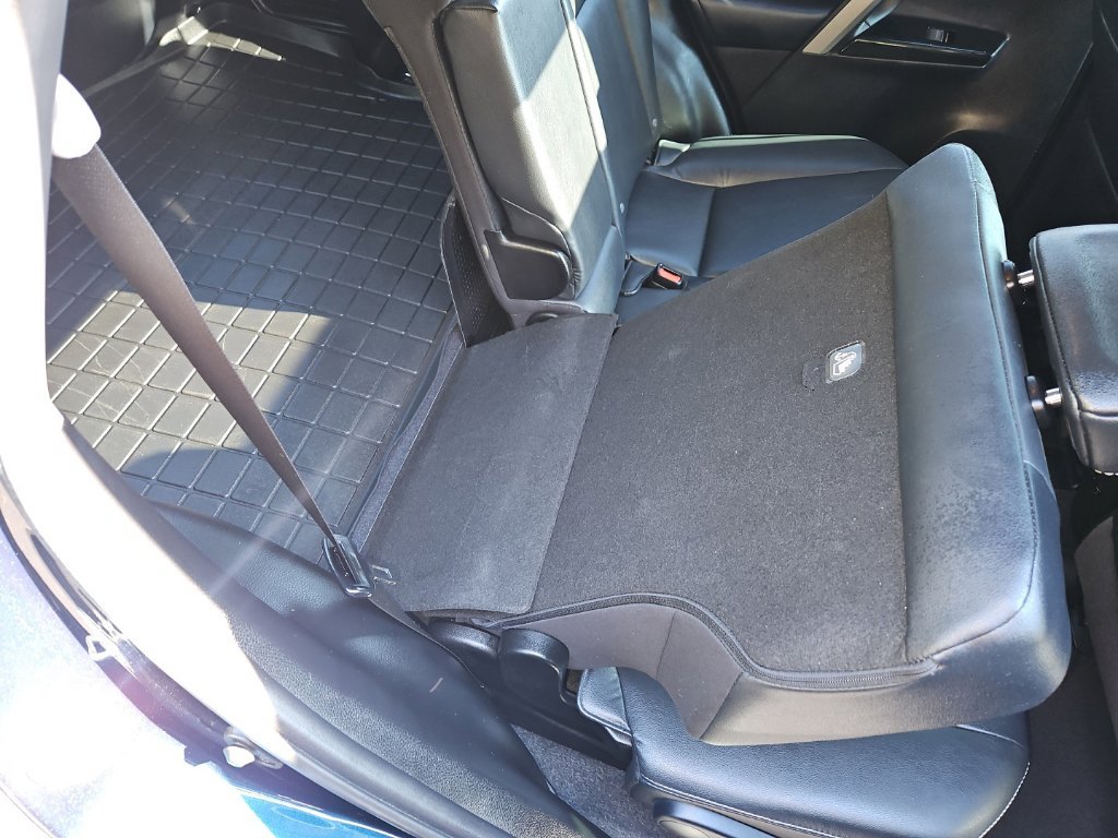 Used 2017 Toyota RAV4 Limited AWD/4WD image 30