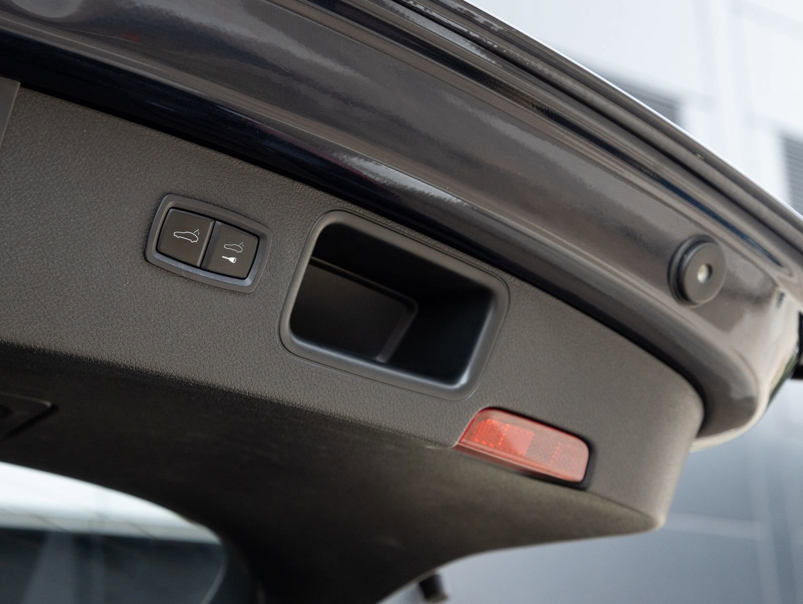 Certified 2023 Porsche Macan AWD/4WD image 29