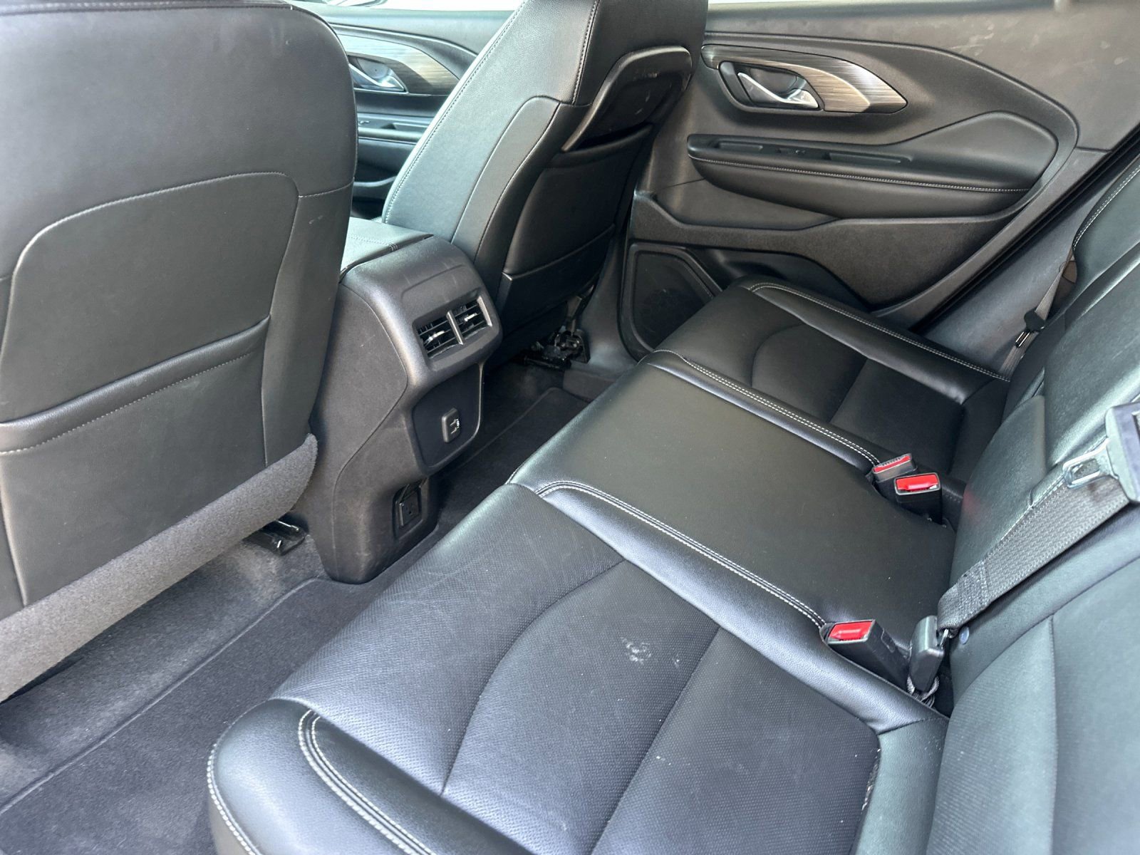 Used 2024 GMC Terrain SLT FWD image 11