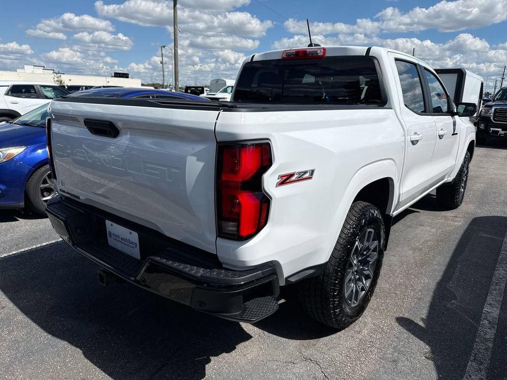 Used 2025 Chevrolet Colorado Z71 AWD/4WD image 3