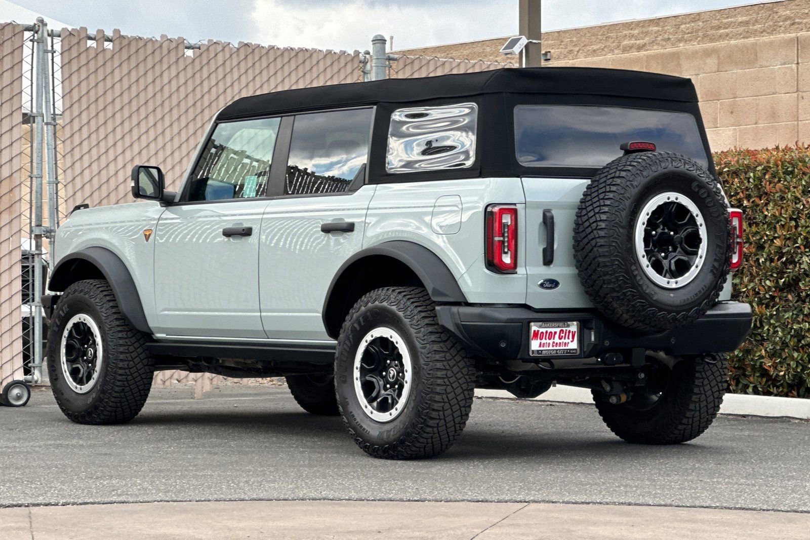 Used 2024 Ford Bronco Badlands image 6