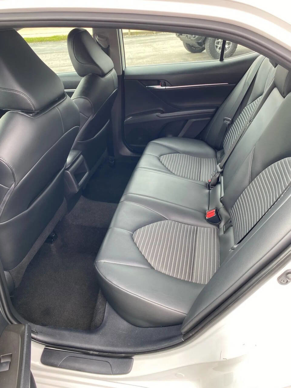 Used 2021 Toyota Camry SE image 24