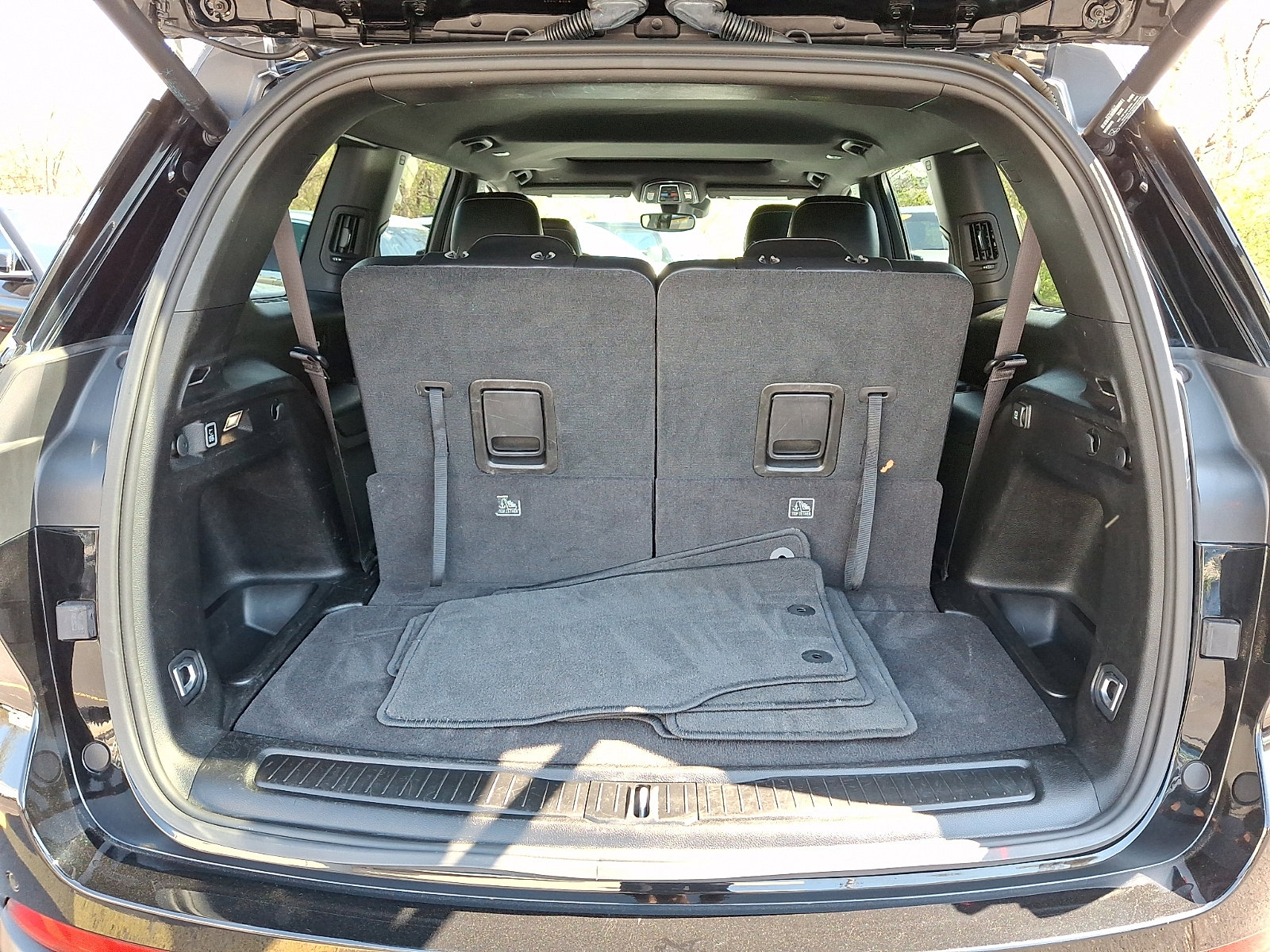 Used 2023 Jeep Grand Cherokee L Laredo image 29