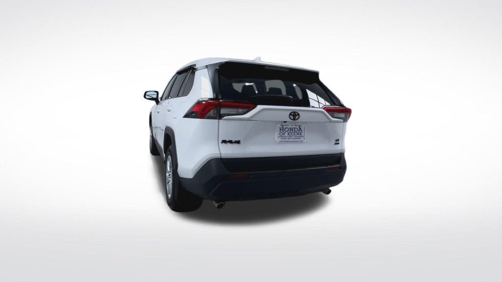 Used 2025 Toyota RAV4 LE image 10