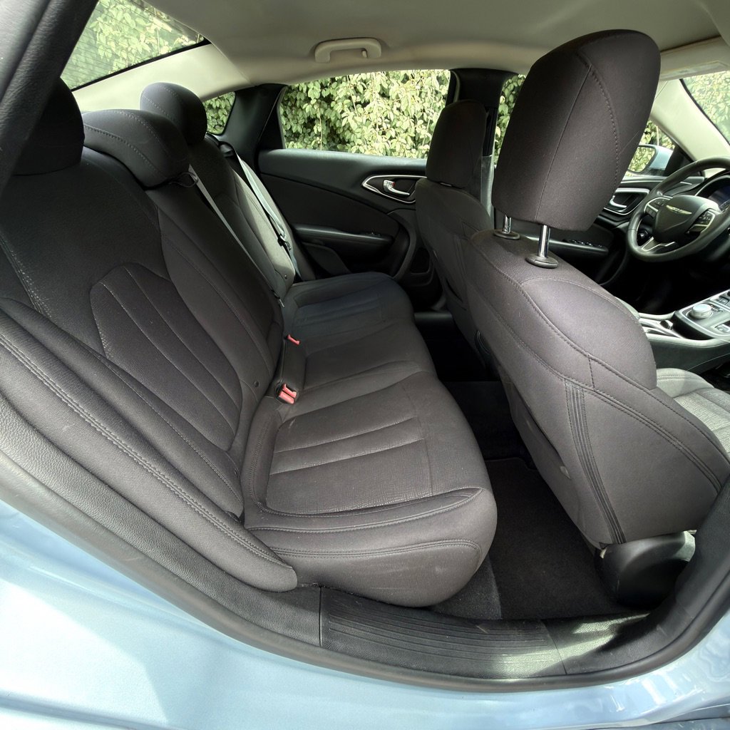 Used 2015 Chrysler 200 Limited image 17